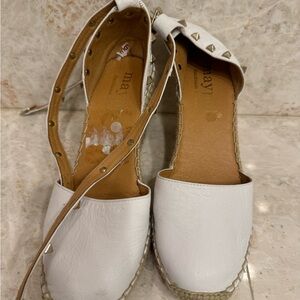 White wedge closed toe heel